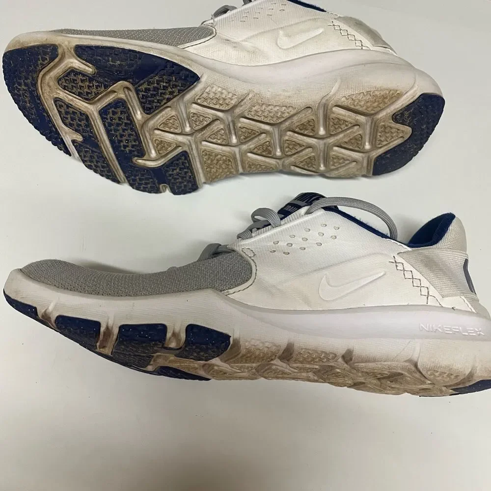 Nike boys size 7 tennis shoe